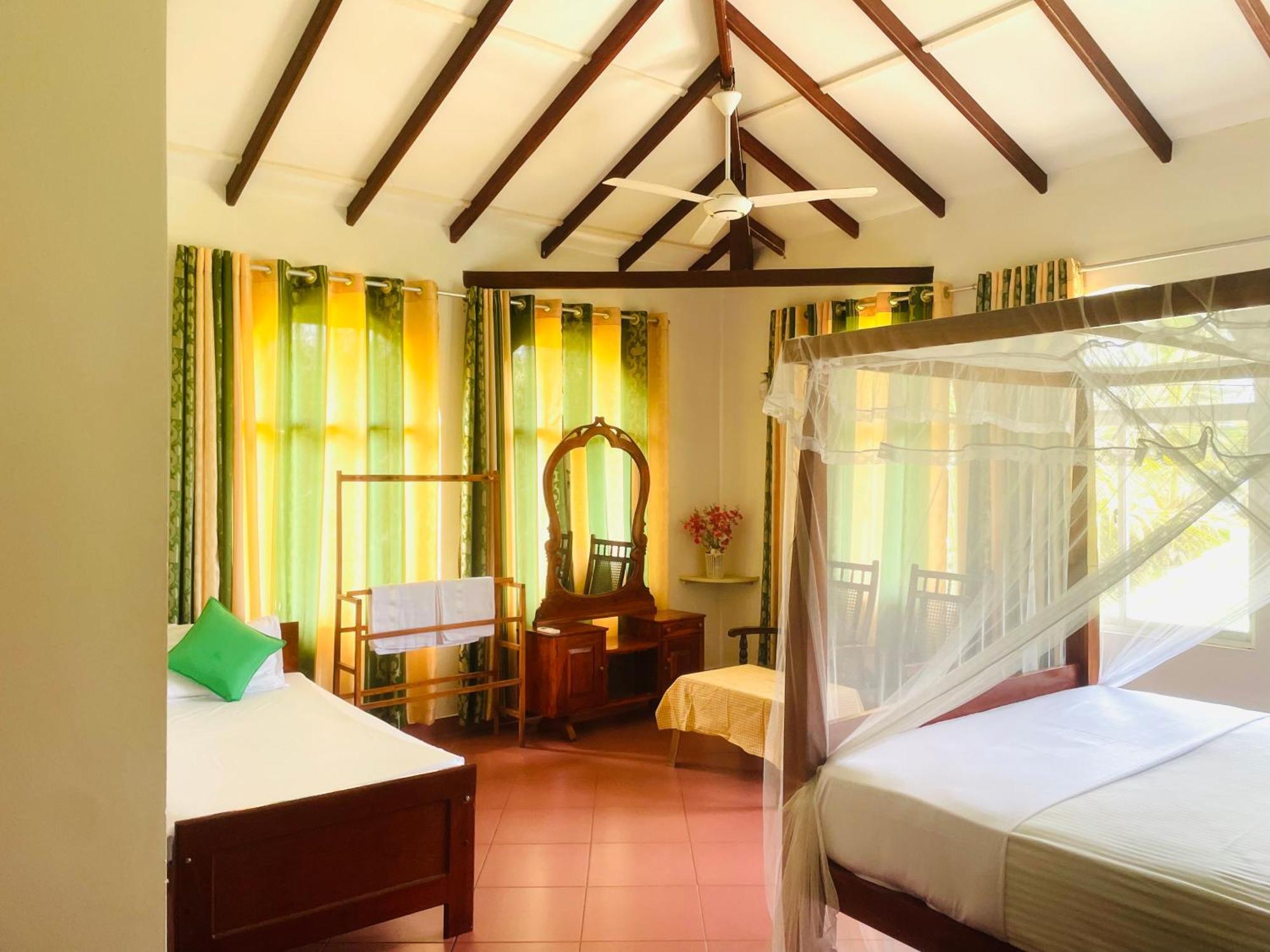 Island House Hotel ดิคเวลลา ภายนอก รูปภาพ