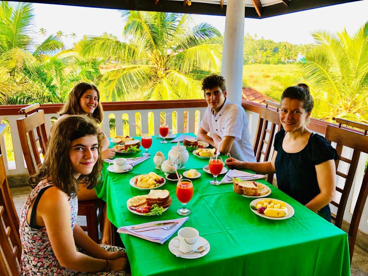 Island House Hotel ดิคเวลลา ภายนอก รูปภาพ
